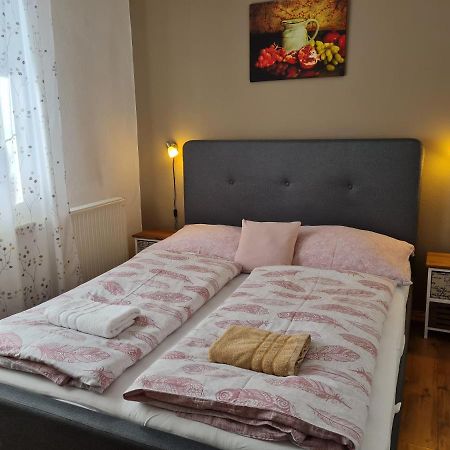 Fertodi Kuria Vendeghaz Hotel Ngoại thất bức ảnh