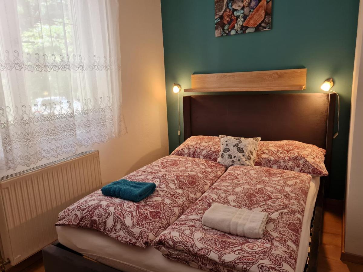 Fertodi Kuria Vendeghaz Hotel Ngoại thất bức ảnh