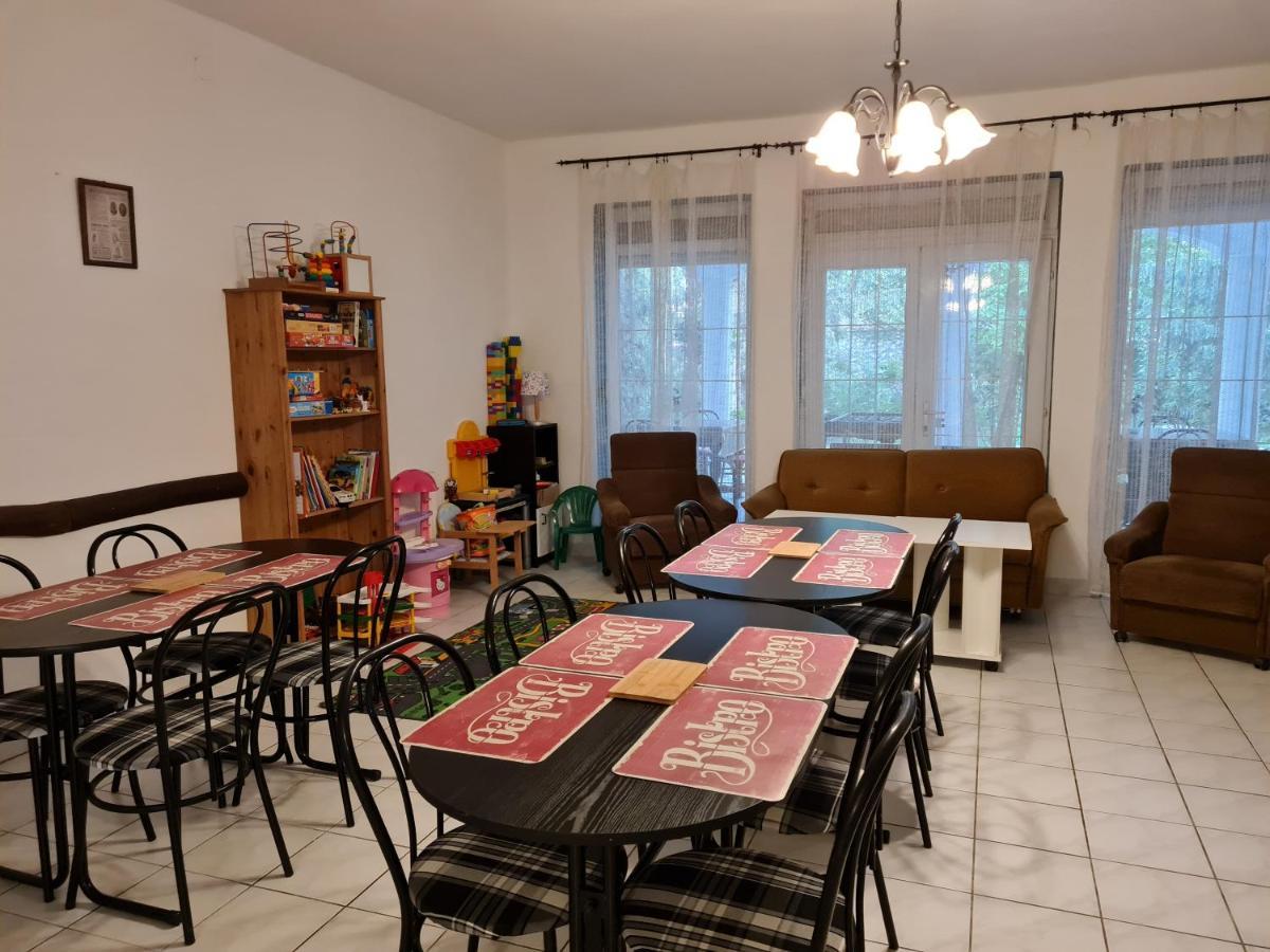 Fertodi Kuria Vendeghaz Hotel Ngoại thất bức ảnh