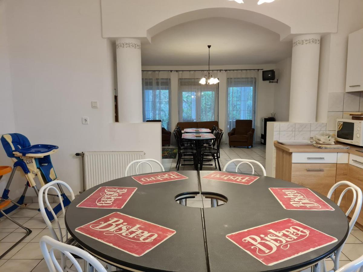 Fertodi Kuria Vendeghaz Hotel Ngoại thất bức ảnh