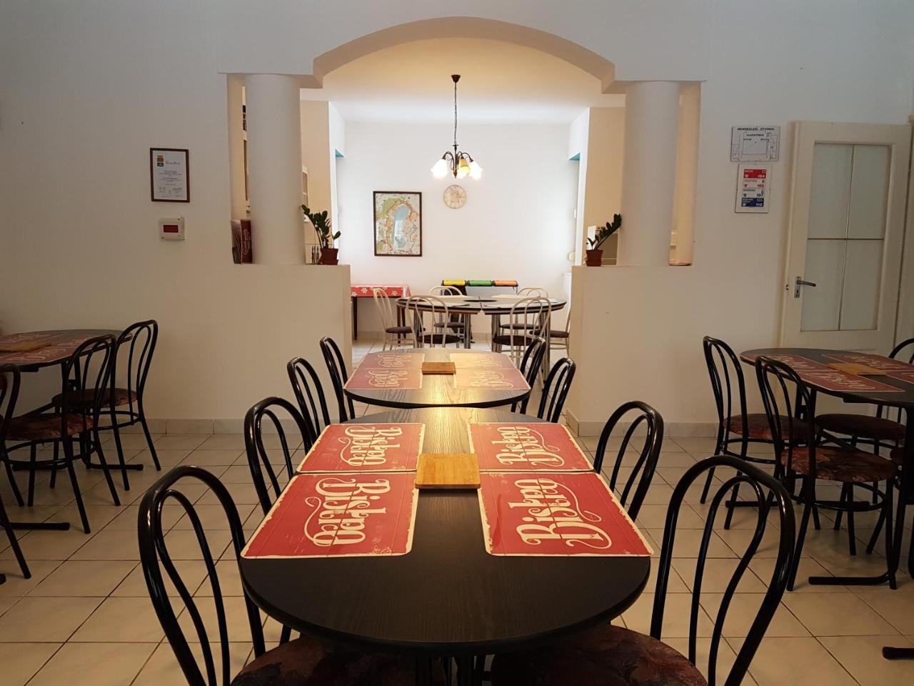 Fertodi Kuria Vendeghaz Hotel Ngoại thất bức ảnh